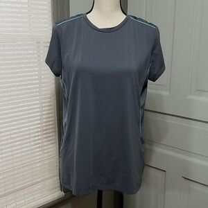 ✨ Old Navy Grey Wicking Short Sleeve Performance Tee